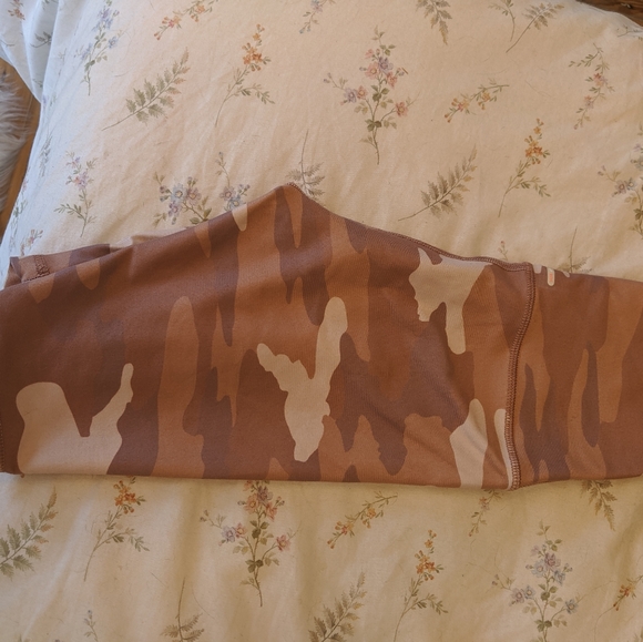 Aerie Camo Bike Shorts - Picture 2 of 4
